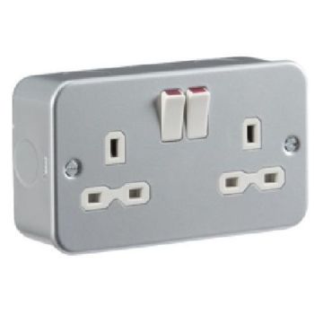 MDT Metalclad 2 Gang Switched Socket